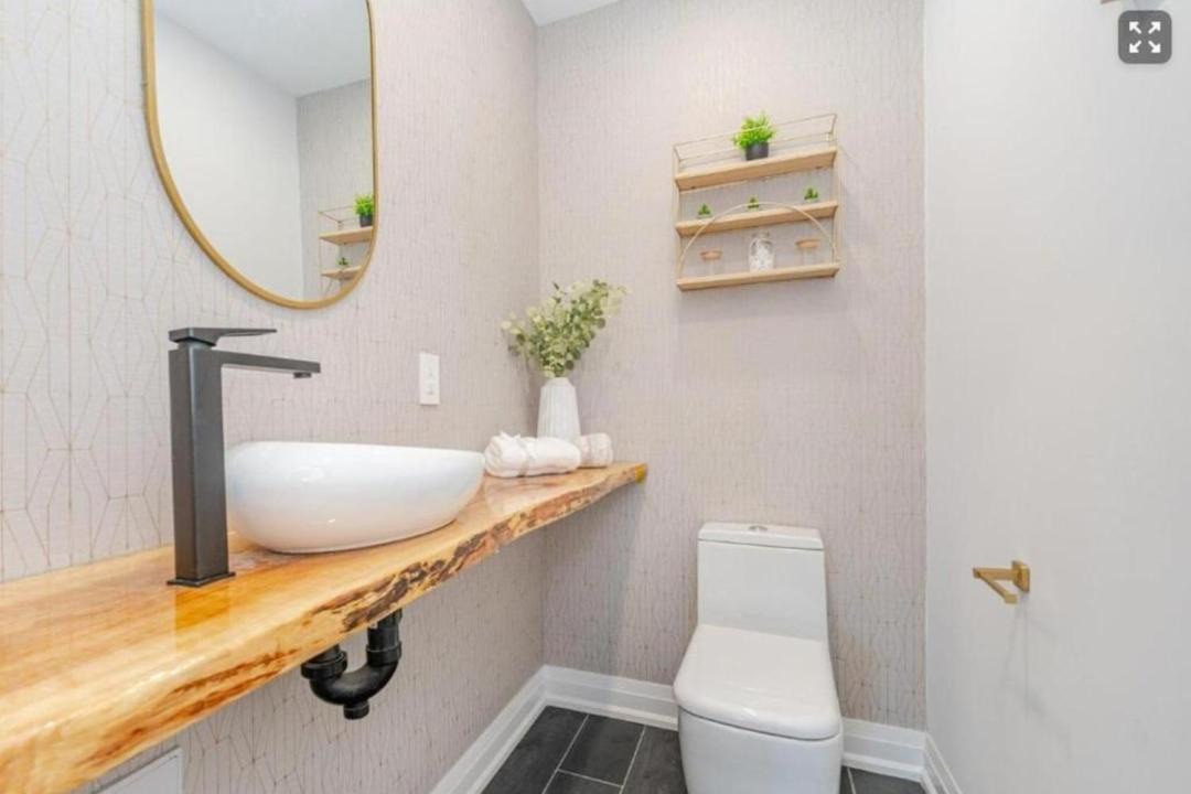 Photo of Bathroom in Oakwood Village
