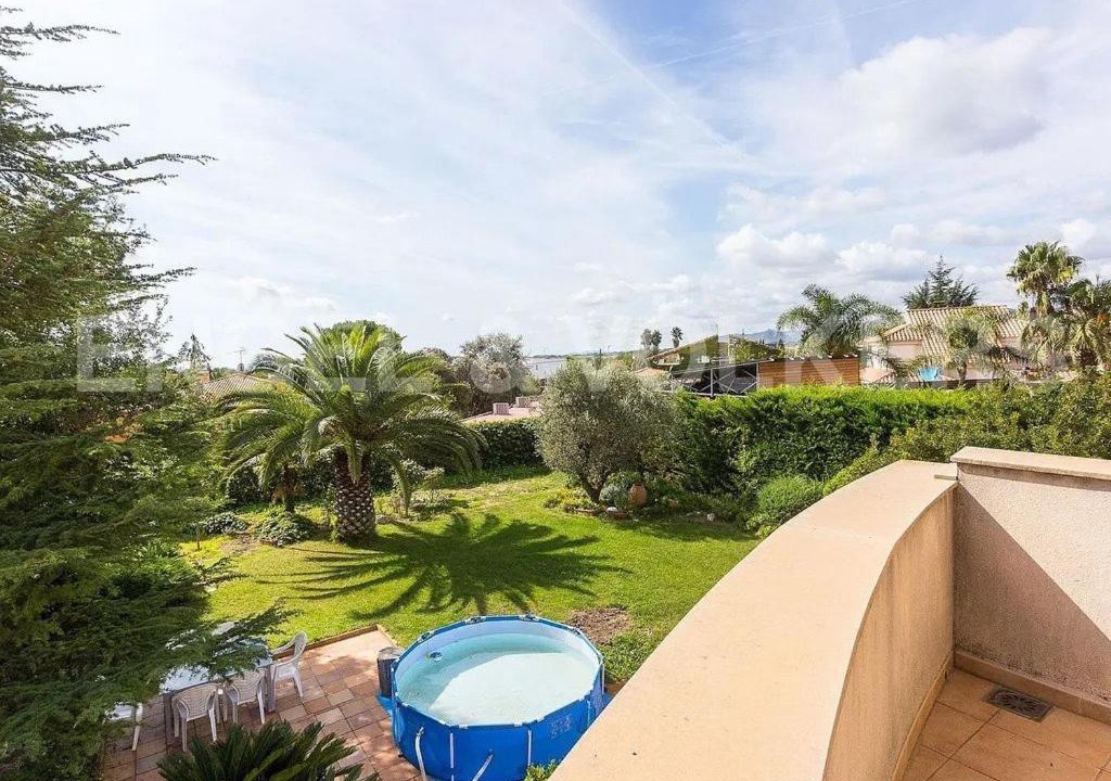 Photo of Patio Balcony in Pacs del Penedes