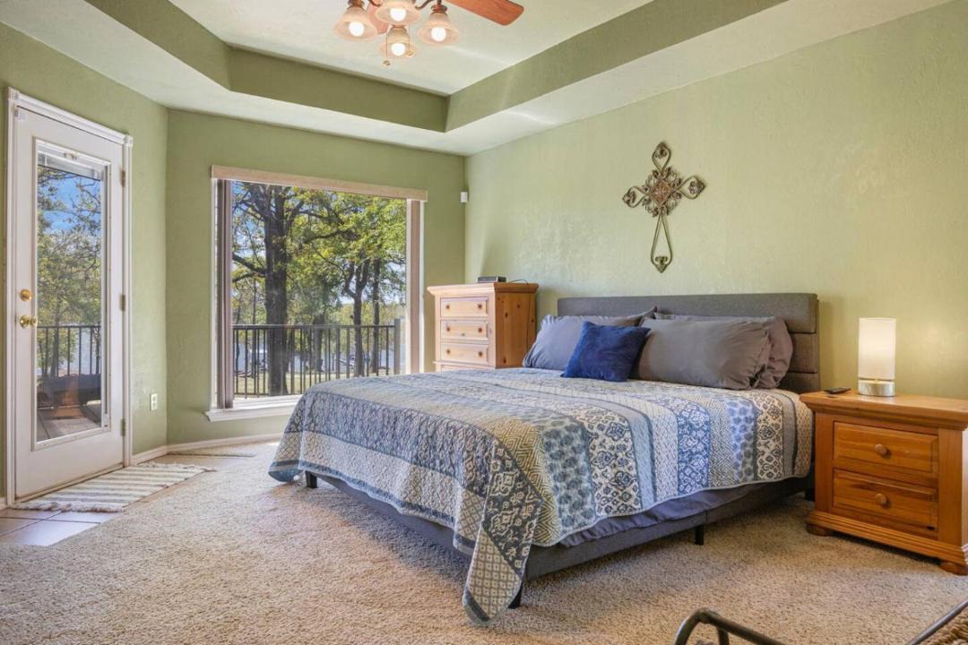 Photo of Bedroom in Texanna