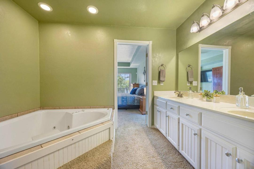 Photo of Bathroom in Texanna