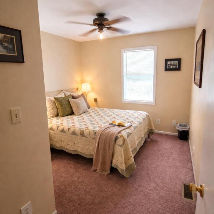 Photo of Bedroom in Sunrise Beach