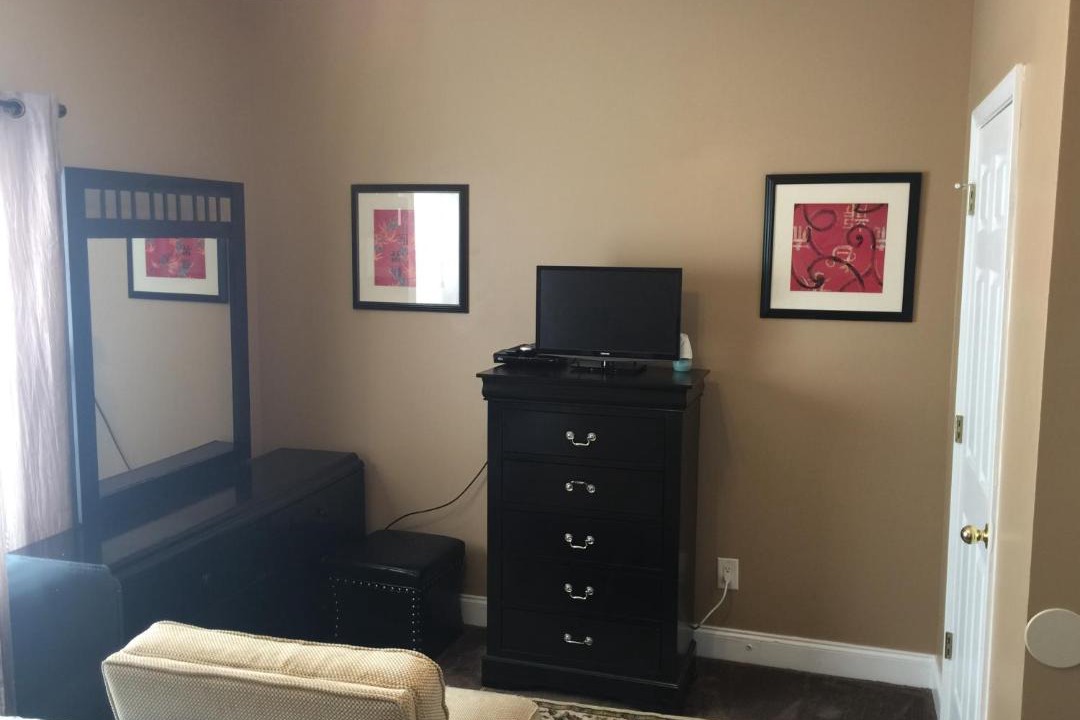 Photo of Livingroom in Locust Grove