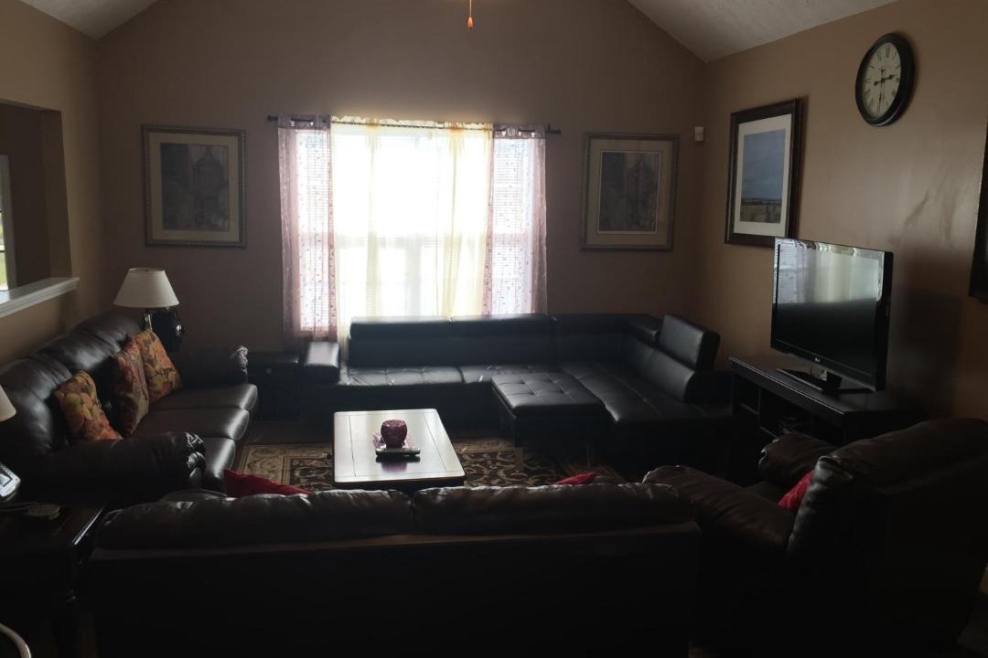 Photo of Livingroom in Locust Grove
