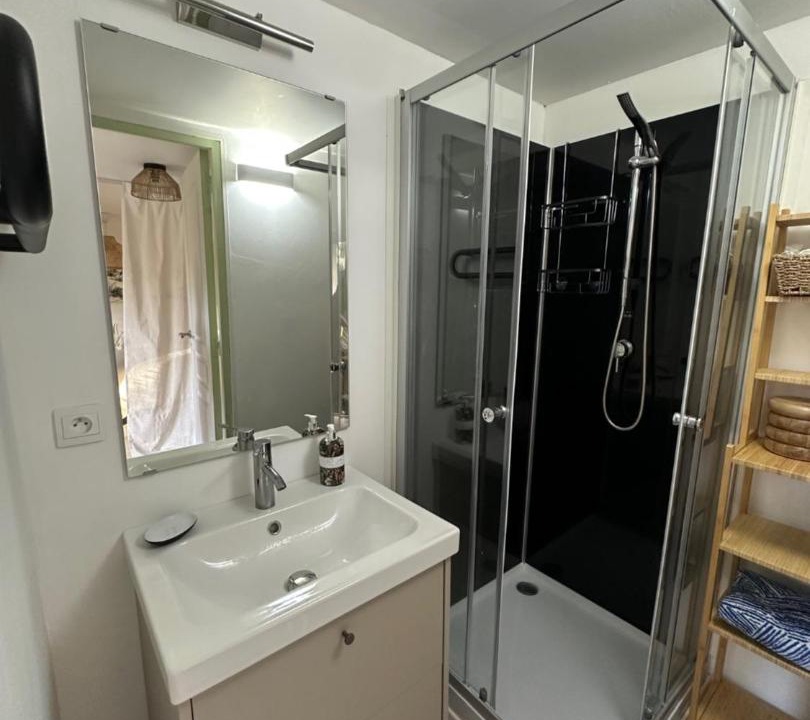 Photo of Bathroom in Giverny