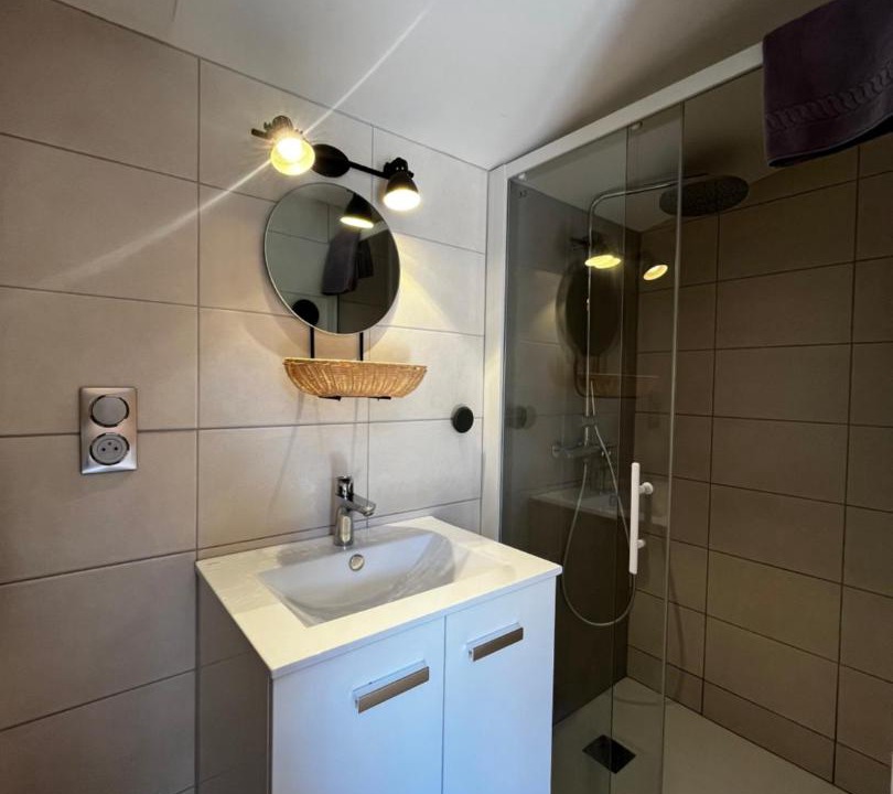 Photo of Bathroom in Saint-Affrique