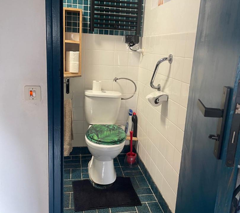 Photo of Bathroom in Pace