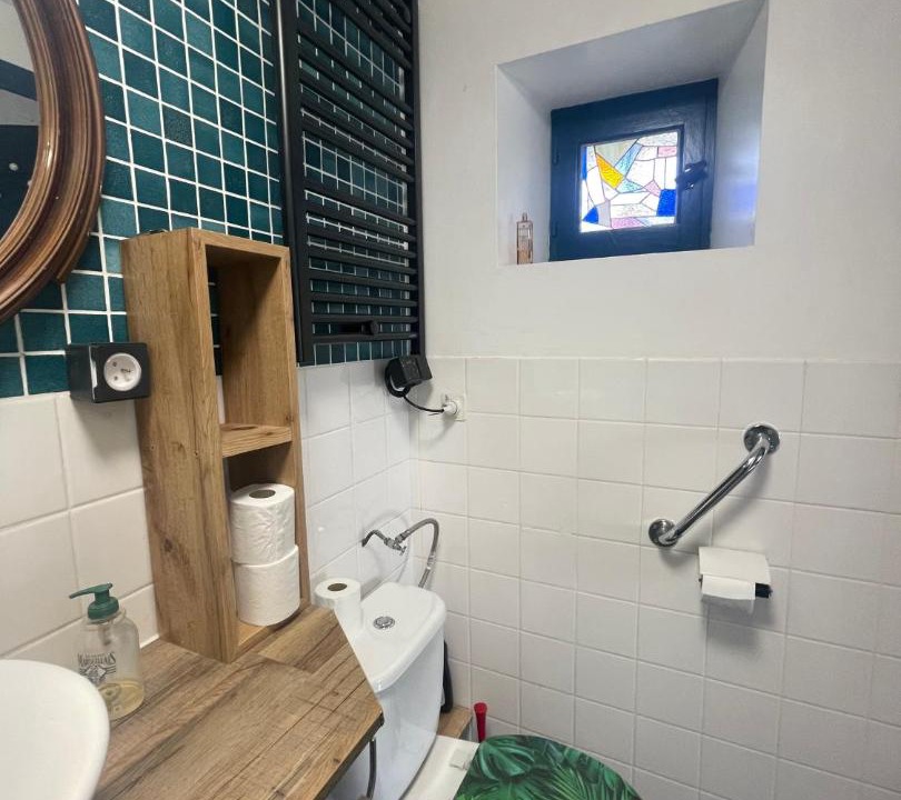 Photo of Bathroom in Pace