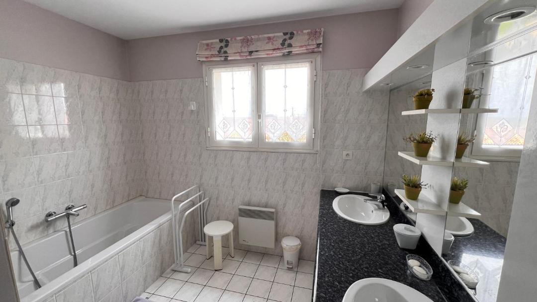 Photo of Bathroom in Talmont-Saint-Hilaire
