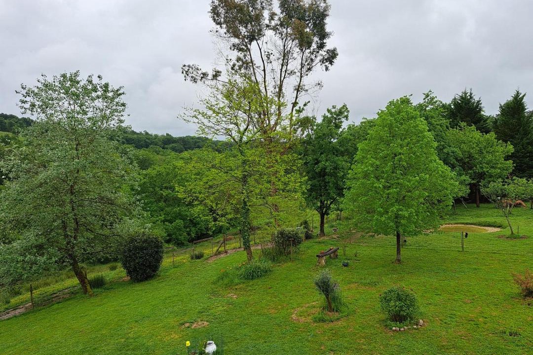 Photo of Others in Pouillon