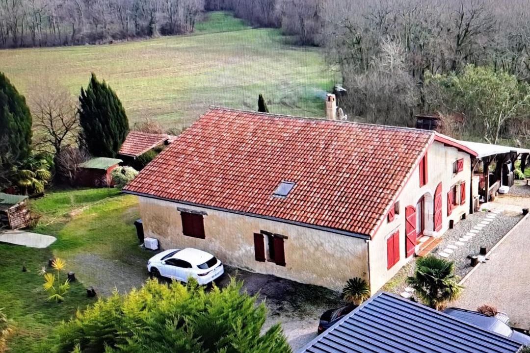 Photo of Others in Pouillon