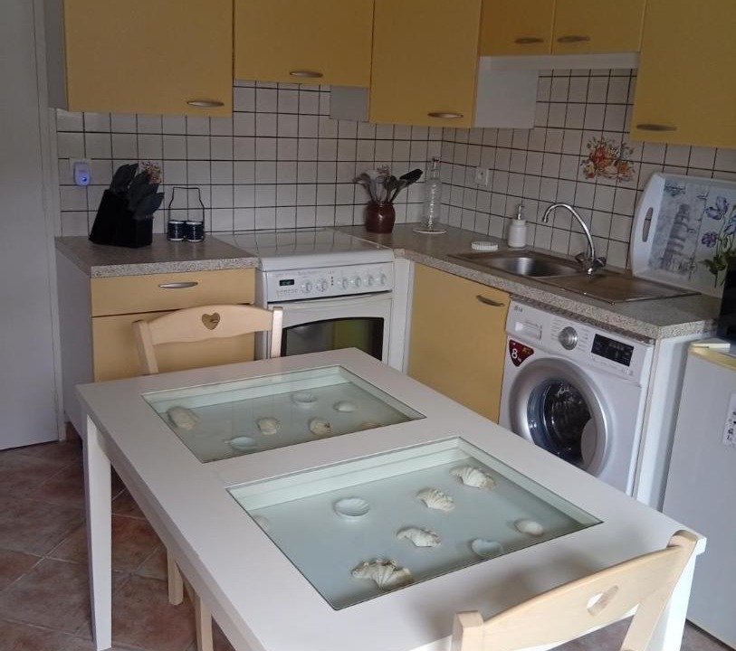 Photo of Kitchen in Saint-Martin-sous-Vigouroux