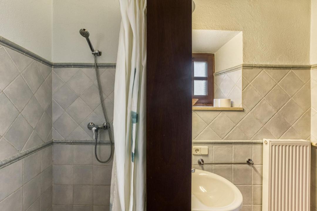 Photo of Bathroom in Camos