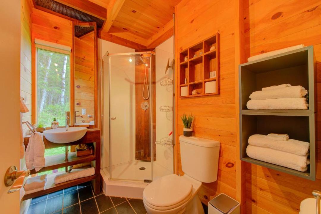 Photo of Bathroom in Pohenegamook
