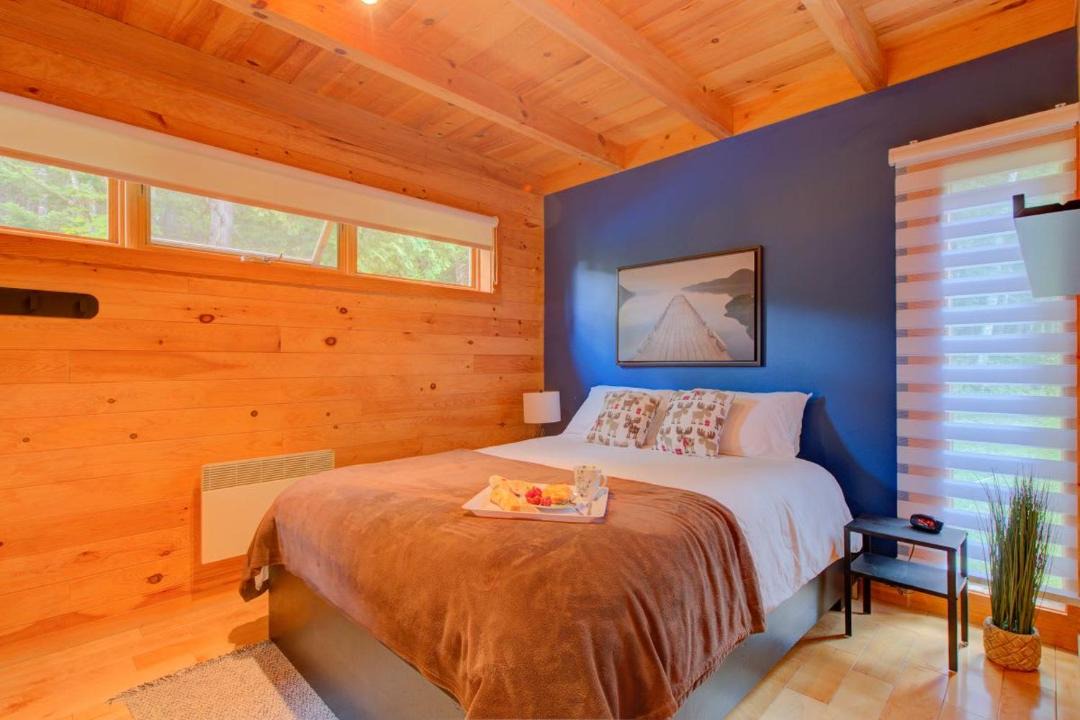 Photo of Bedroom in Pohenegamook