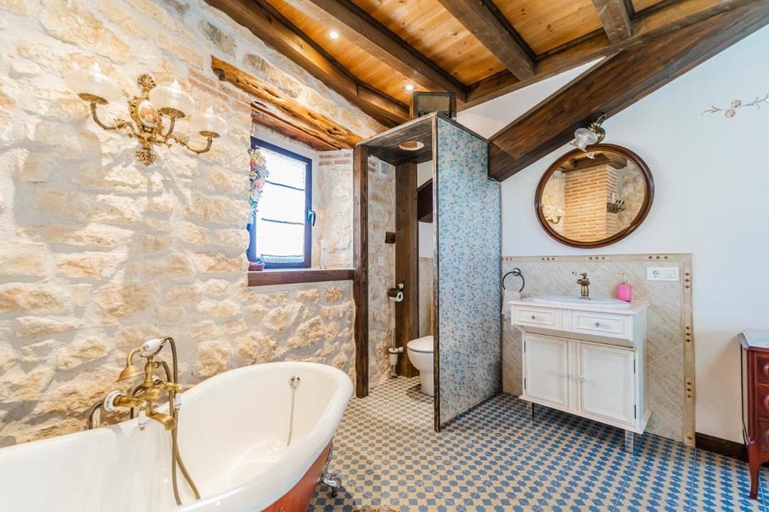 Photo of Bathroom in Moral de Hornuez