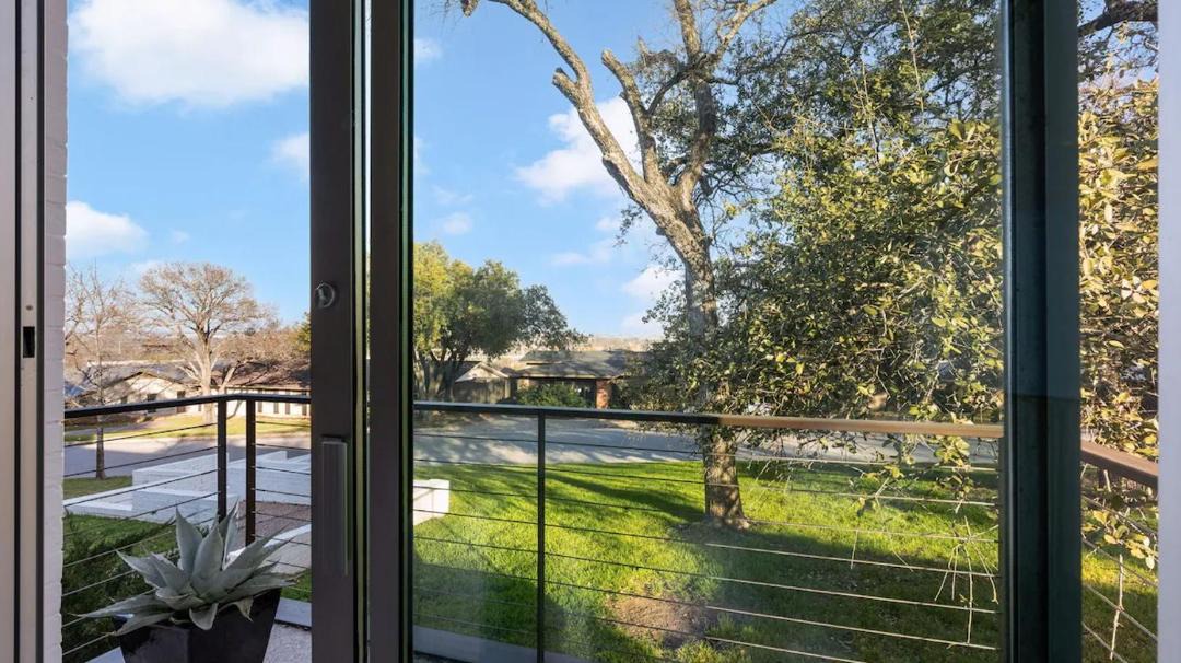 Photo of Patio Balcony in Highland Park West
