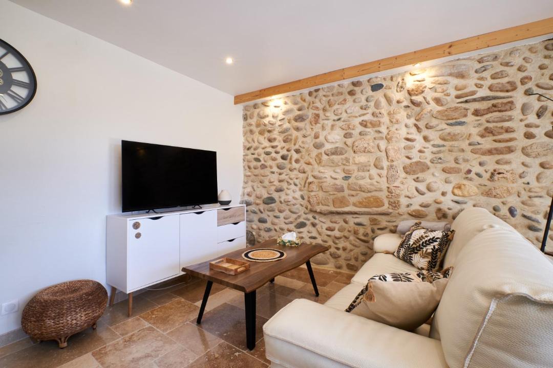 Photo of Livingroom in Saint-Hilaire-du-Rosier