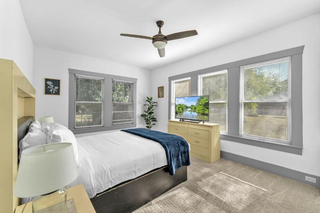 Photo of Bedroom in Highland Park