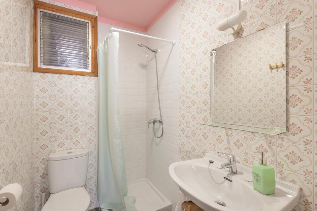 Photo of Bathroom in San Lorenzo de Morunys