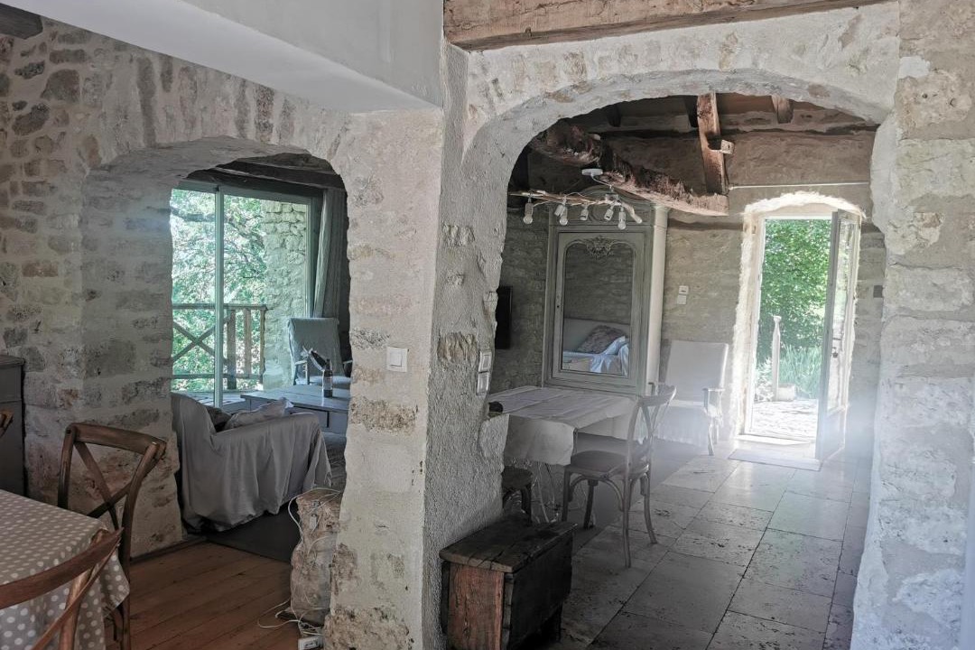 Photo of Others in Pons