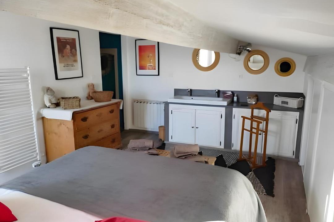 Photo of Bedroom in Roquemaure