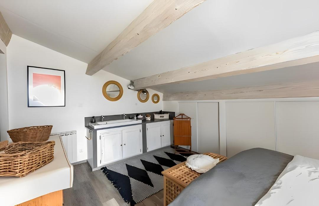 Photo of Bedroom in Roquemaure