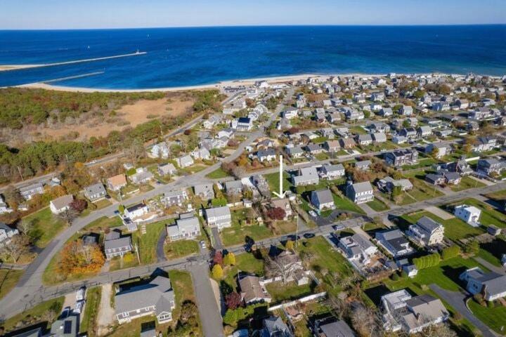 Photo of Others in Sandwich