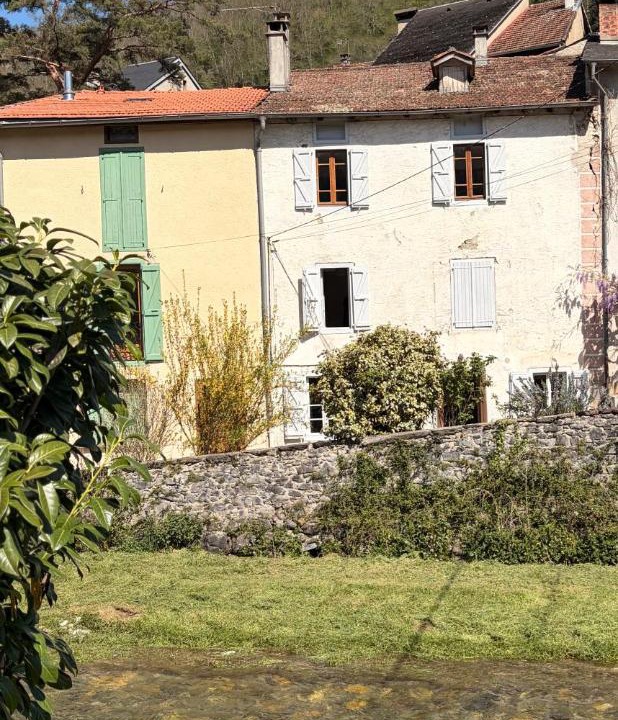 Photo of Others in Seix