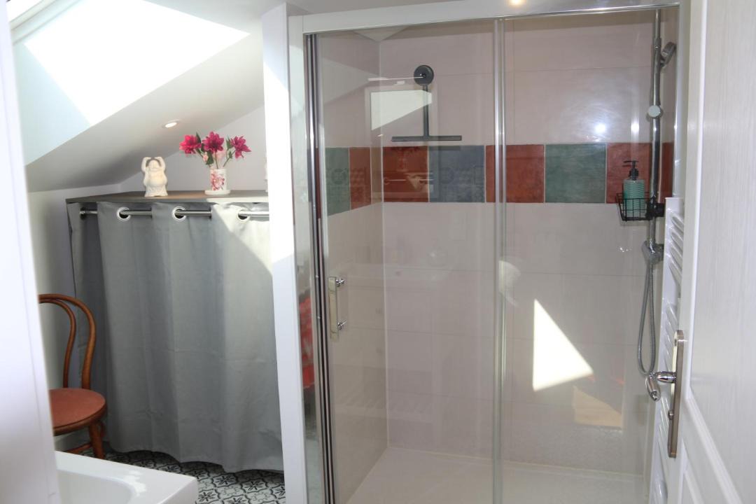 Photo of Bathroom in Beny-sur-Mer