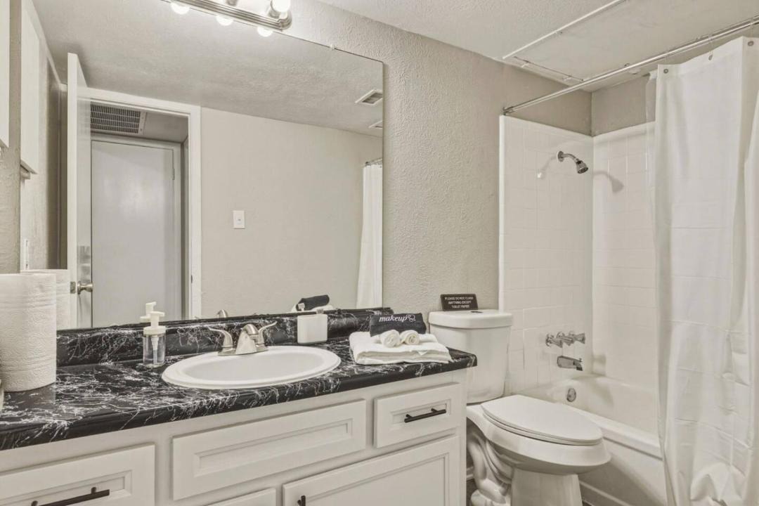 Photo of Bathroom in Far North Dallas