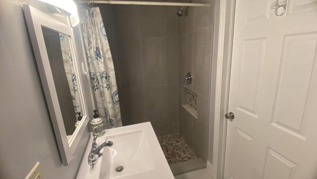 Photo of Bathroom in Caloosahatchee