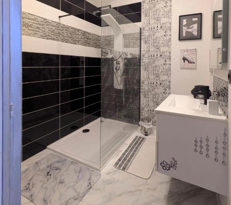 Photo of Bathroom in Mareuil-Sur-Lay-Dissais