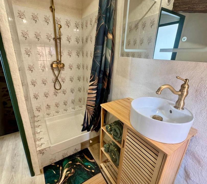 Photo of Bathroom in Creissan