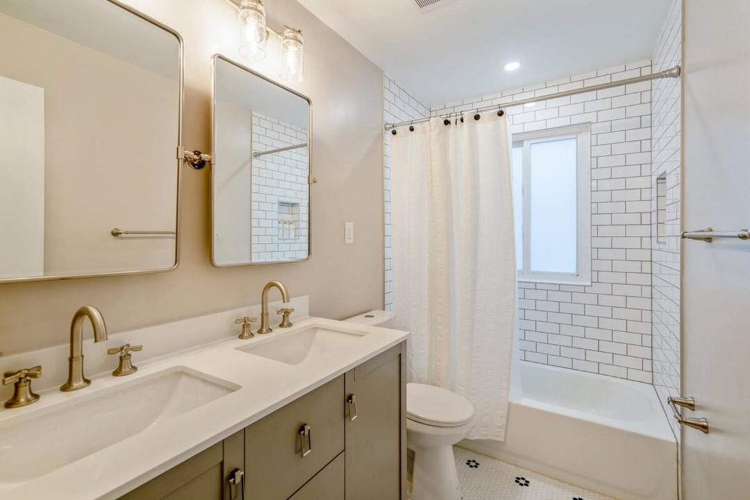 Photo of Bathroom in Naval Academy