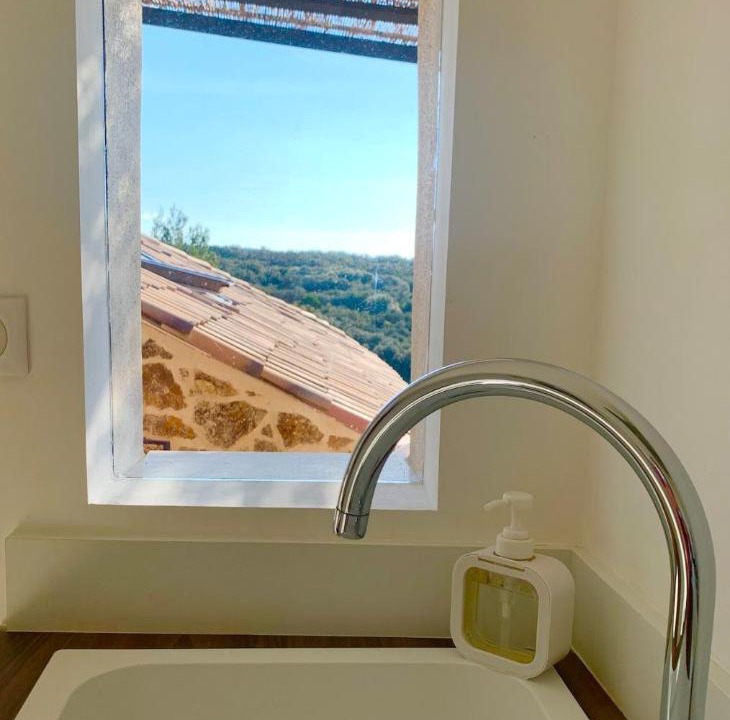 Photo of Bathroom in Saint-Maximin