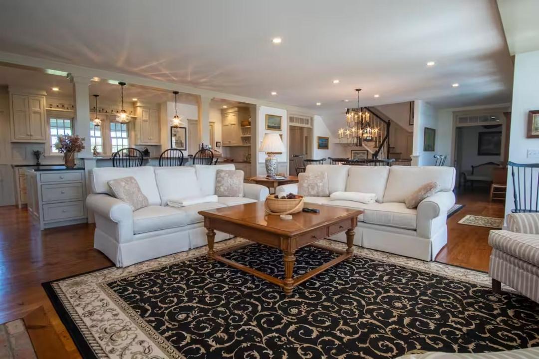 Photo of Livingroom in Tom Nevers