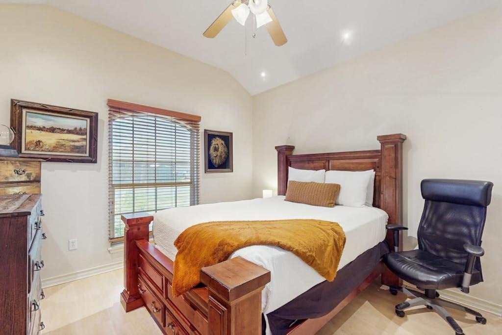 Photo of Bedroom in South Side