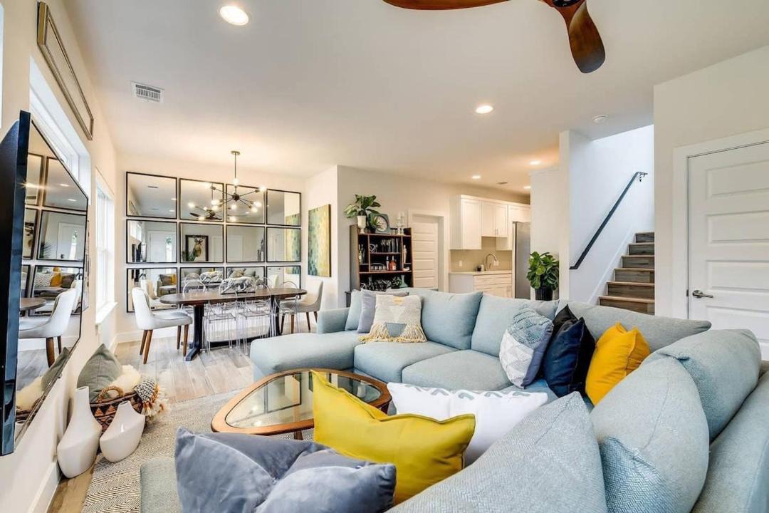Photo of Livingroom in East MLK