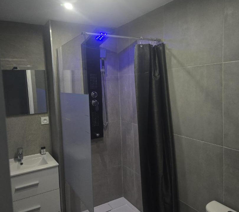 Photo of Bathroom in Le Pont-de-Claix
