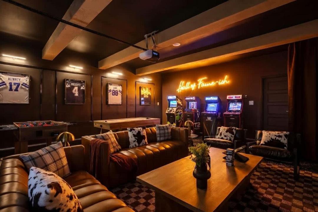 Photo of Livingroom in Central Arlington