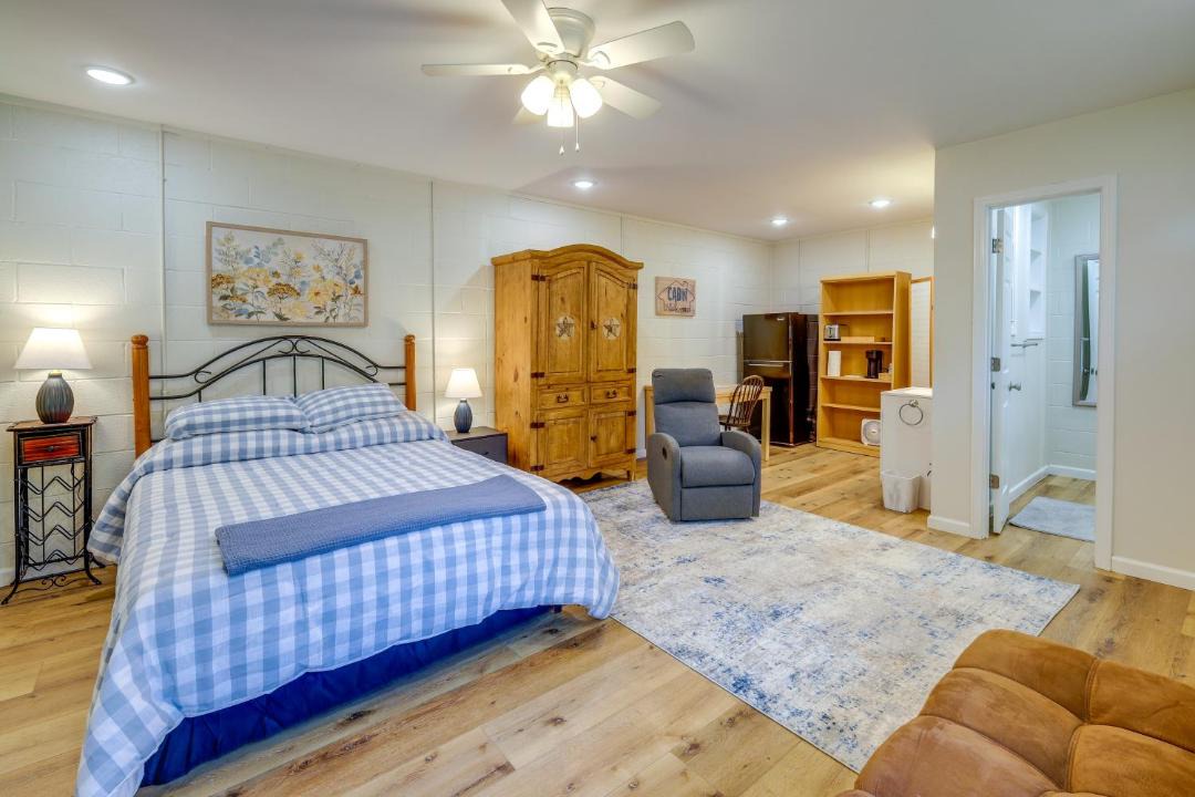 Photo of Bedroom in Clinton