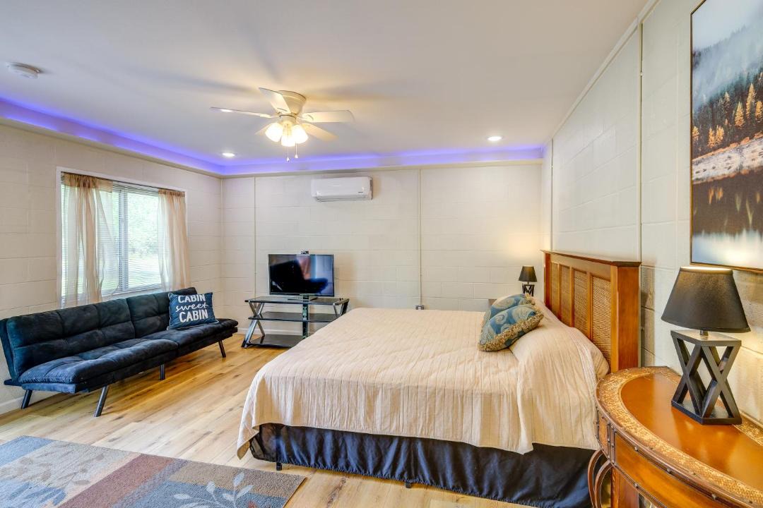 Photo of Bedroom in Clinton