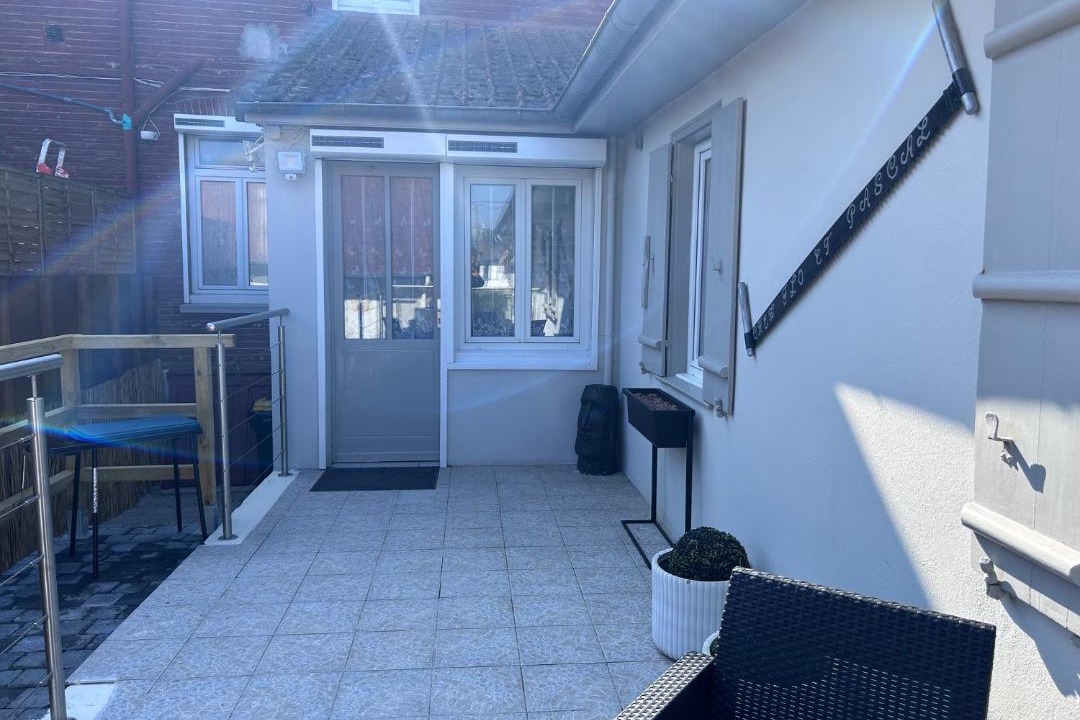 Photo of Patio Balcony in Mareuil-Caubert