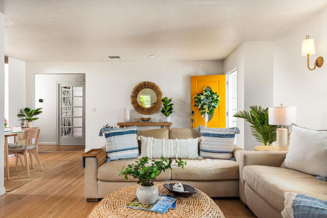Photo of Livingroom in Beach Barber Tract