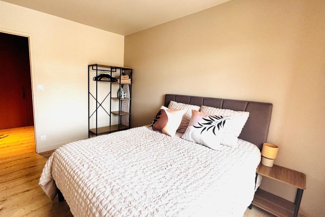 Photo of Bedroom in Bellegarde-sur-Valserine