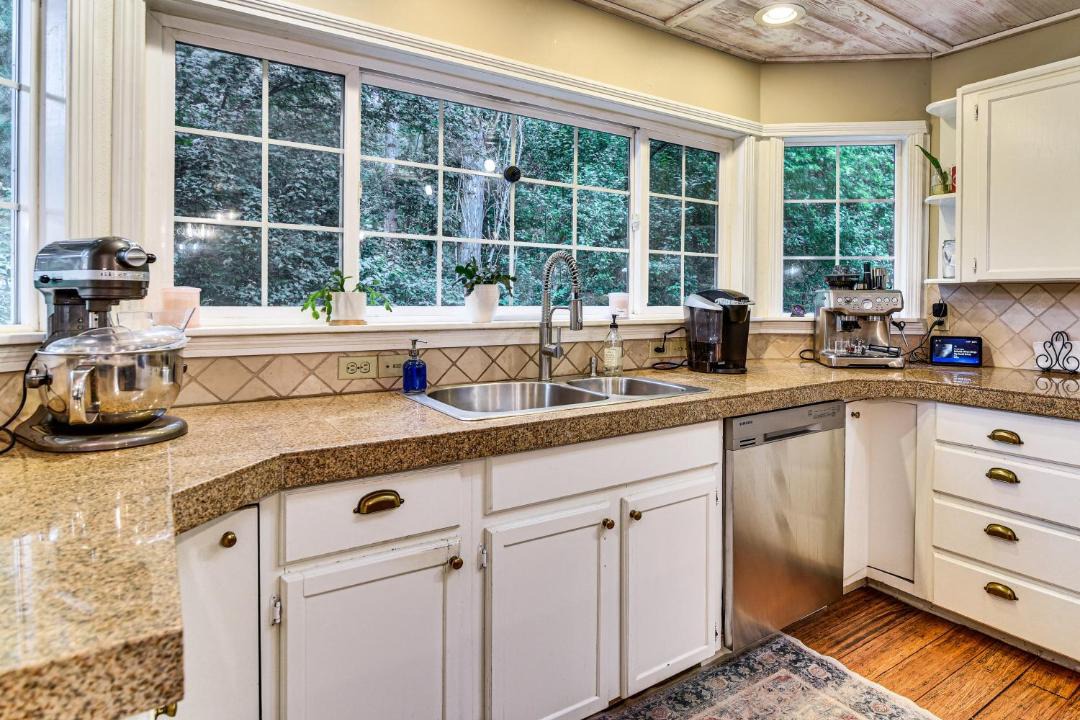 Photo of Kitchen in Aloha