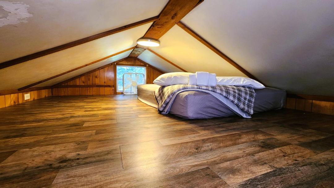 Photo of Bedroom in Grove