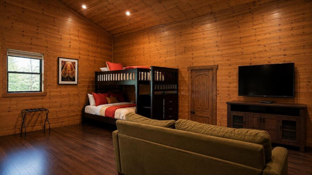 Photo of Bedroom in Broken Bow