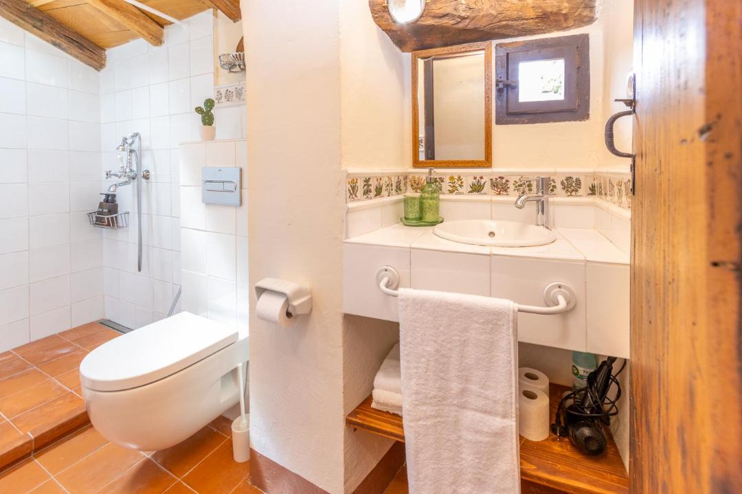 Photo of Bathroom in Besalu