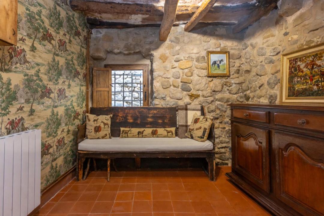 Photo of Others in Besalu